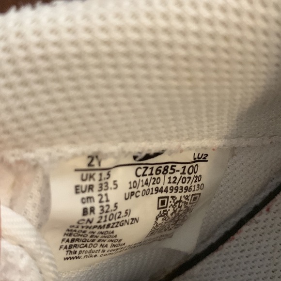 Nike Air Force 1 - Picture 6 of 7